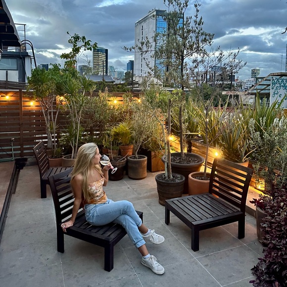 Meet your Posher - Picture 1 of 1